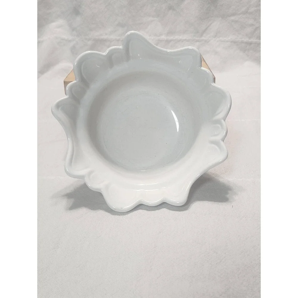 Vintage California Pottery White Scalloped Bowl USA CALIF L58 Mid Century 7 inch